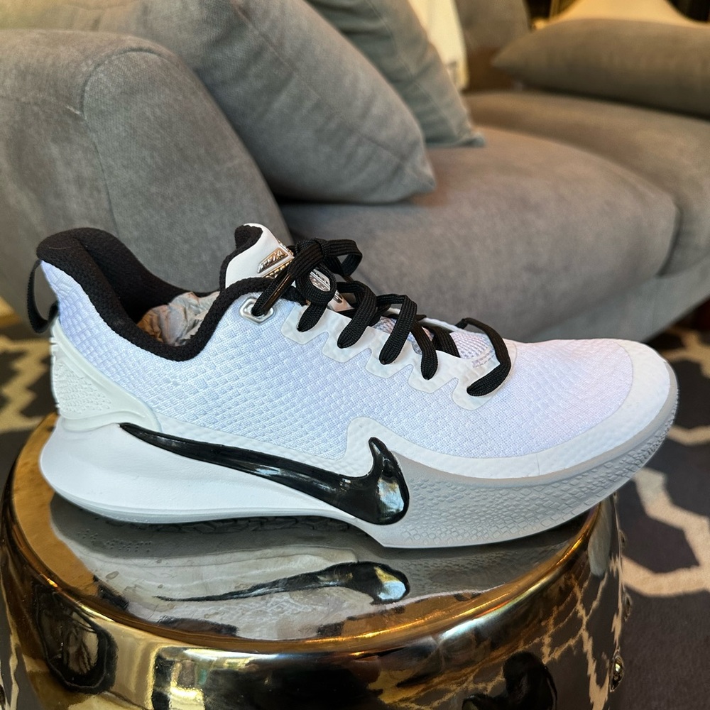 Brand new - in the box! Nike Mamba Focus TB